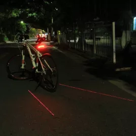   Lumină bicicletă, lampă bicicletă, lumină spate bicicletă cu funcție de semnalizare