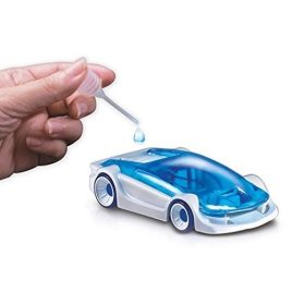 Mașinuță care funcționează cu apă sărată