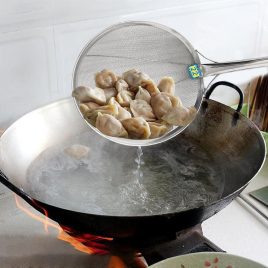   Lingură metalică cu strecurătoare, pentru paste și prăjituri