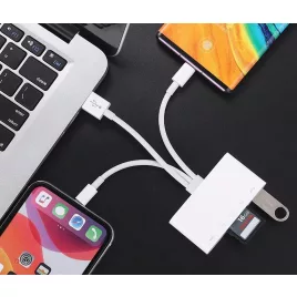   Cititor de carduri multifuncțional, cu trei tipuri de cabluri de date USB