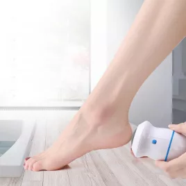 Răzuitor electric pentru tălpi și călcâie