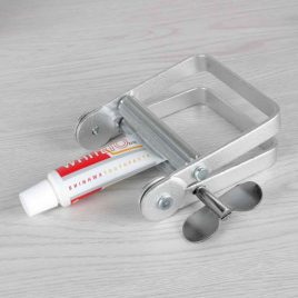 Dispozitiv metalic pentru tuburi