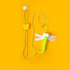 Jucărie suspendată pentru pisici