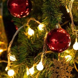 Set de 112 ornamente de Crăciun