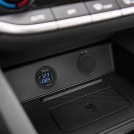 Priză USB încorporabilă în locul brichetei auto