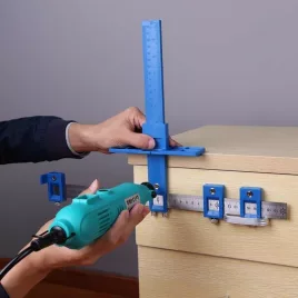   Perforator de prelucrare a lemnului, șablon pentru găurire de găuri