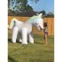 Unicorn uriaș gonflabil care pulverizează apă