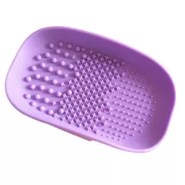 Curățător din silicon pentru pensule de machiaj