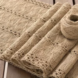   1 bucată traversă de masă din poliester țesut cu margine de dantelă