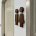 Placă Baie Nordică din Lemn, 16.0cm pentru Ușa WC Bărbați și Femei, Autocolantă Ușor de Instalare, Decorațiune WC Stil Japonez pentru Acasă și Birou Culoare Naturală - Lemn Masiv
