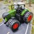 Tractor de jucărie cu opt roți simulată