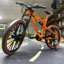   Model de motocicletă de curse miniatură din aliaj, la scară 1:10