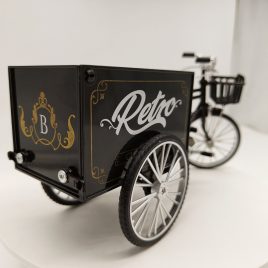 Maketa Retro Triciclu Clasic din Aliaj, Detalii Aurite