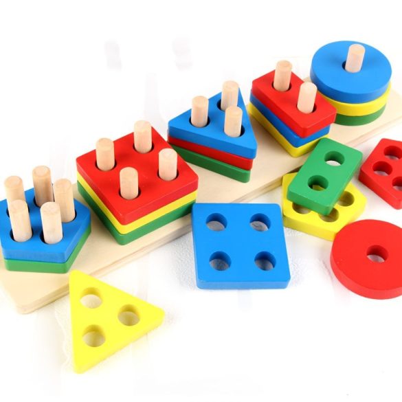 Joc Montessori de sortare a formelor geometrice
