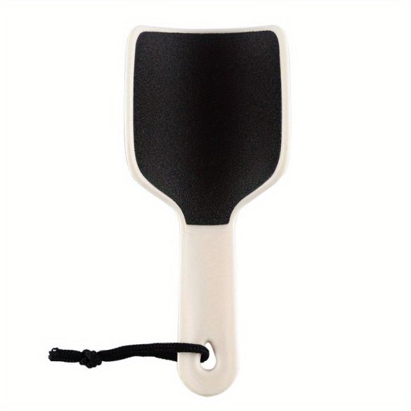 Răzuitor de picioare cu două fețe în formă de U, se potrivește mai bine în zona călcâiului, îndepărtează eficient pielea moartă, lasă pielea picioarelor netedă și hidratată.