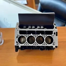 Organizator de birou în formă de bloc motor V8 Mini