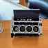 Organizator de birou în formă de bloc motor V8 Mini