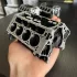 Organizator de birou în formă de bloc motor V8 Mini