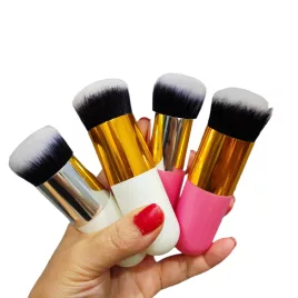 Pensulă pentru fond de ten Chubby Pier