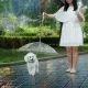 Umbrelă pentru câini cu lesă